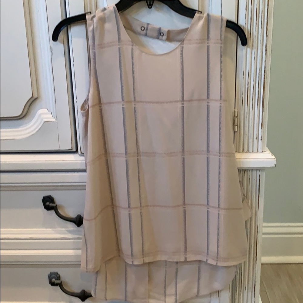 BCBG hi-li top with open back